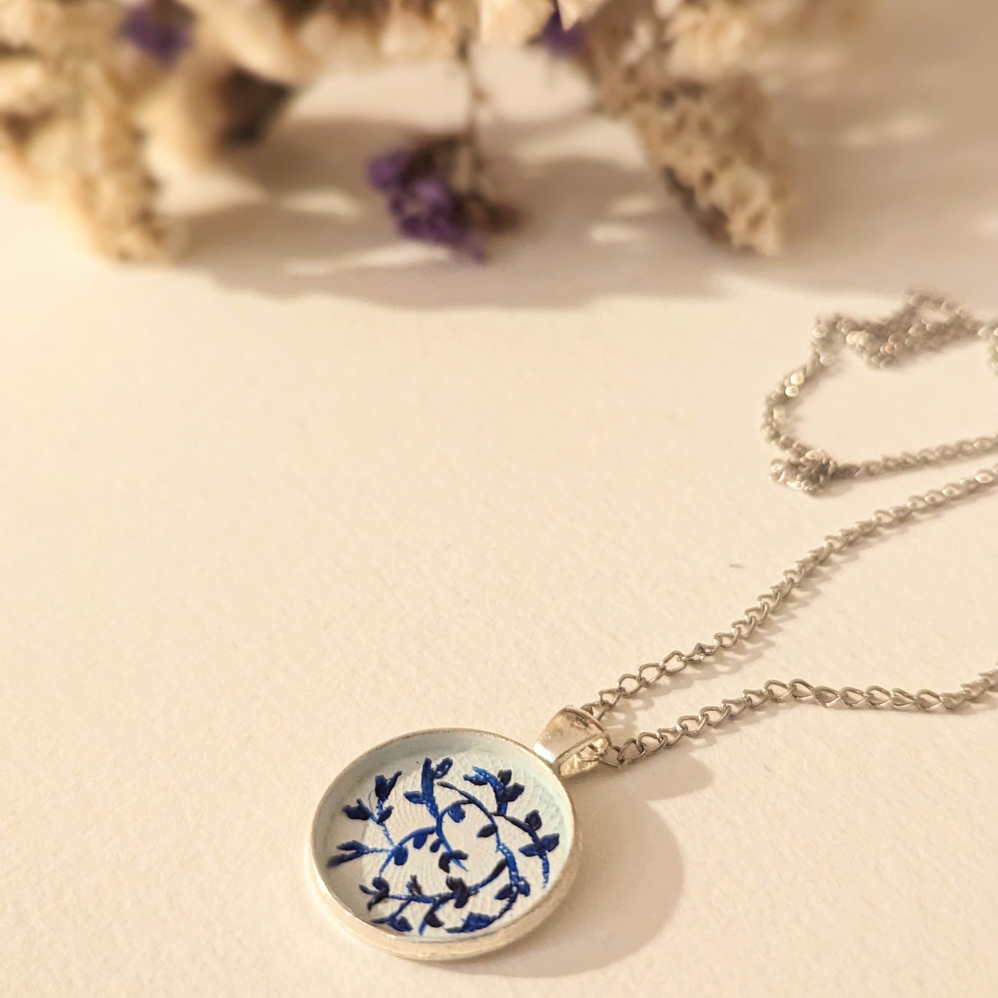 Blue pottery necklace (3)
