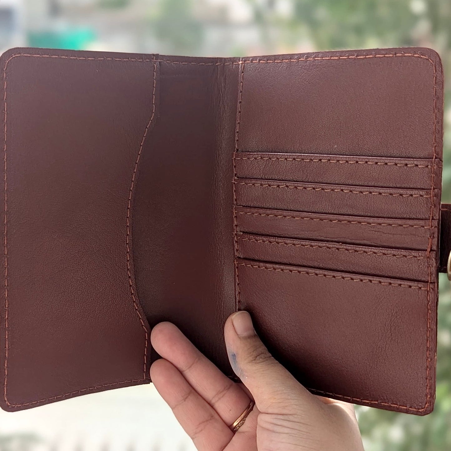 Lyari Passport Holder